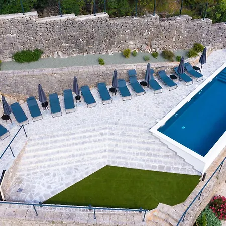 Mare Sano Plaza - 5 אופטיה